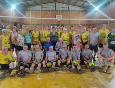 Mercedes retoma treinamento de Voleibol Gigante